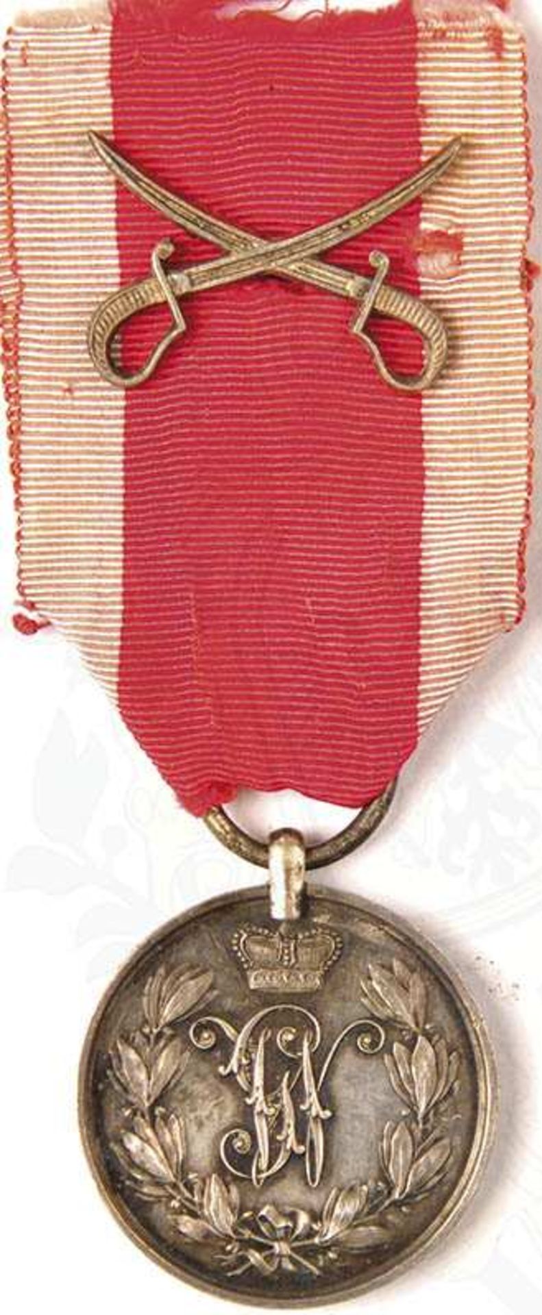 MILITÄR-VERDIENSTMEDAILLE, Verleihung 1870/71, Silber, Krampen-Öse, Band m. aufgel. Säbeln (1 Splint