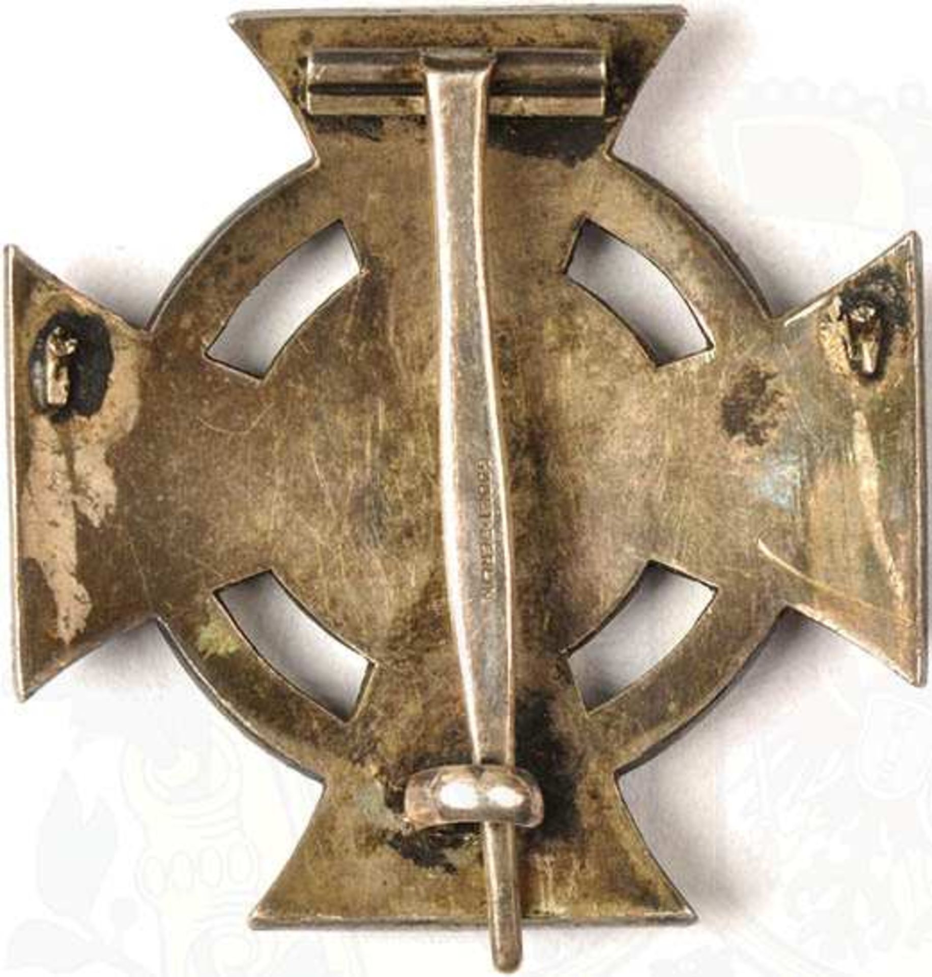 FRIEDRICH AUGUST-KREUZ 1. KLASSE, leicht gewölbt, Eisen, kpl. m. Silberplatte hinterlegt, bauchige - Bild 2 aus 2