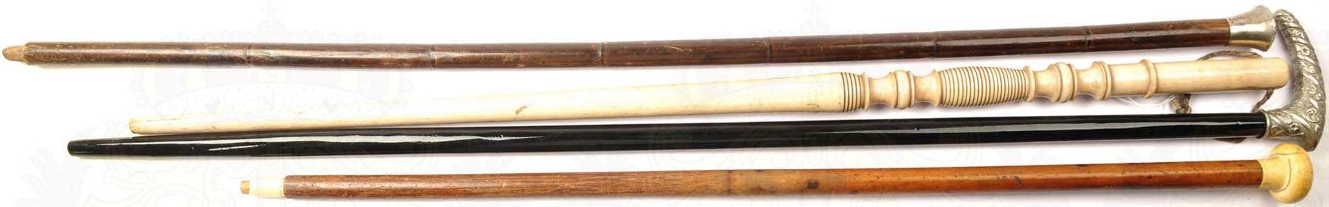 4 GEHSTÖCKE, versch. Holzsorten, 1x gedrechselt, L. 75-90 cm, 2 vernickelte Knäufe, davon jew. 1x