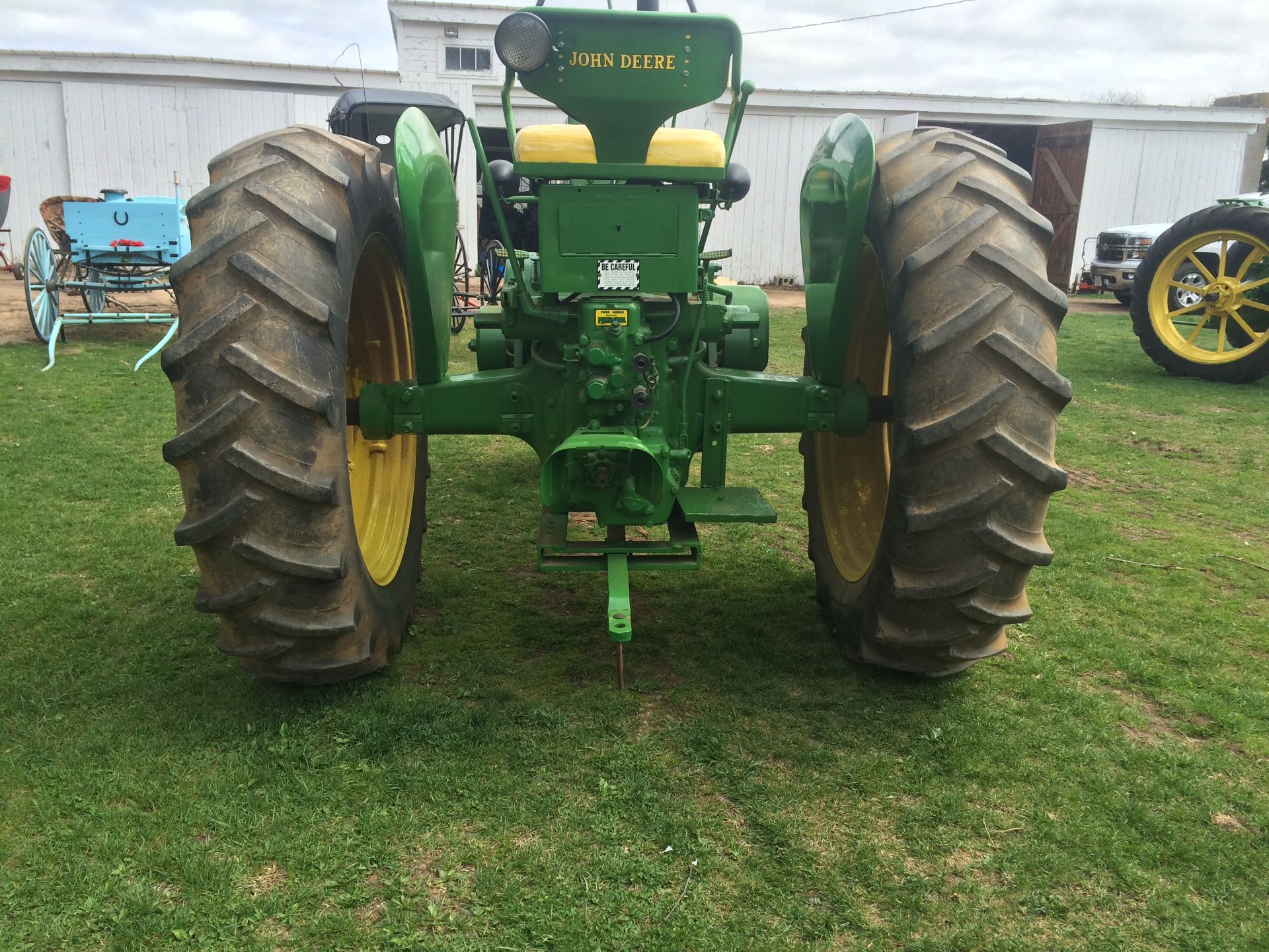 1953 John Deere 70 gas w/ power steering - newer restoration, new clutch drive disk facing, water - Image 5 of 7