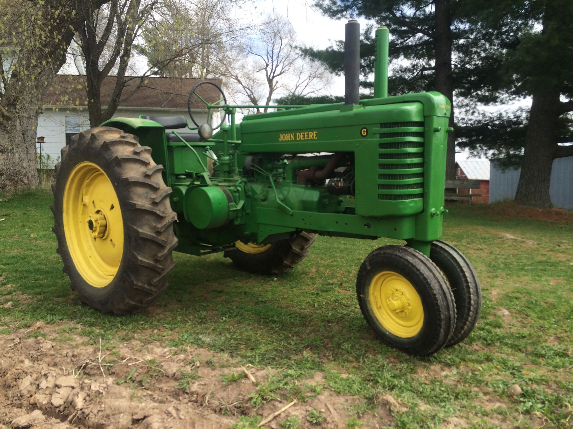 1947 John Deere G, Styled 13.6x38 rubber w/ new starter, generator, and regulator - good tin - Image 2 of 5