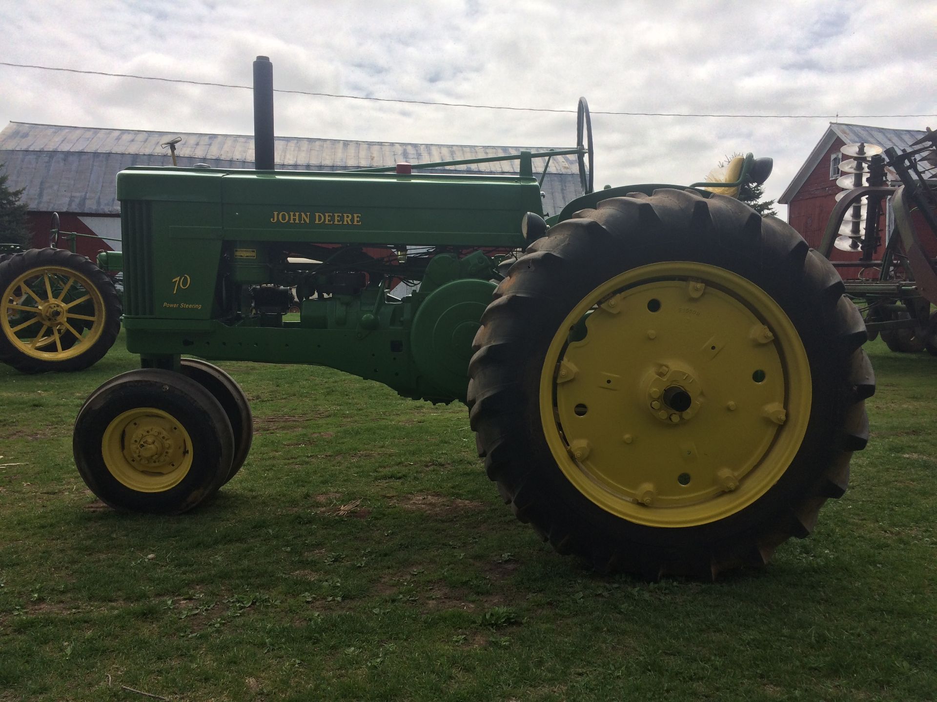 1953 John Deere 70 gas w/ power steering - newer restoration, new clutch drive disk facing, water - Image 7 of 7