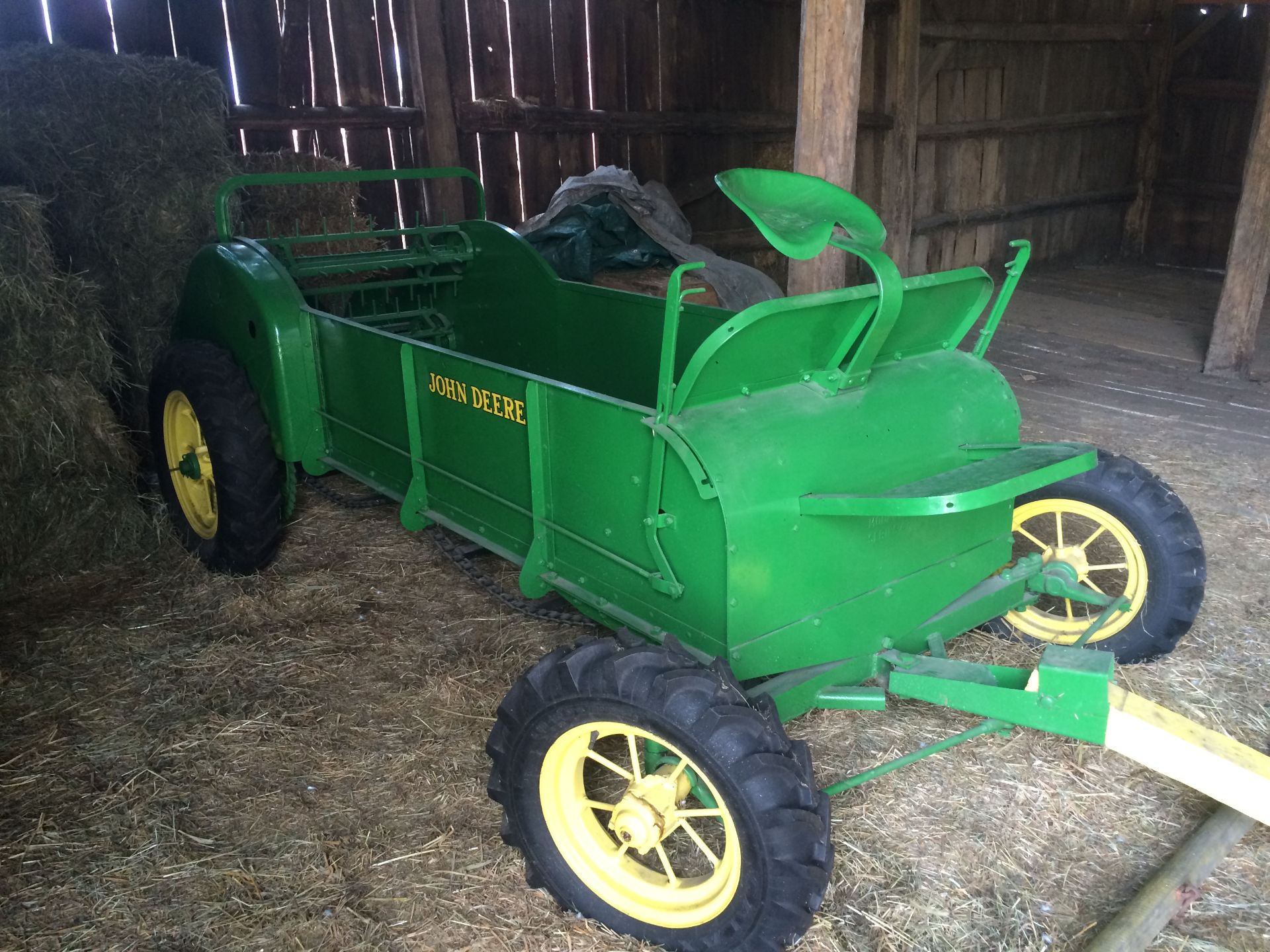 John Deere mod k-1 manure spreader w/ new rubber - fully restored - Image 5 of 5