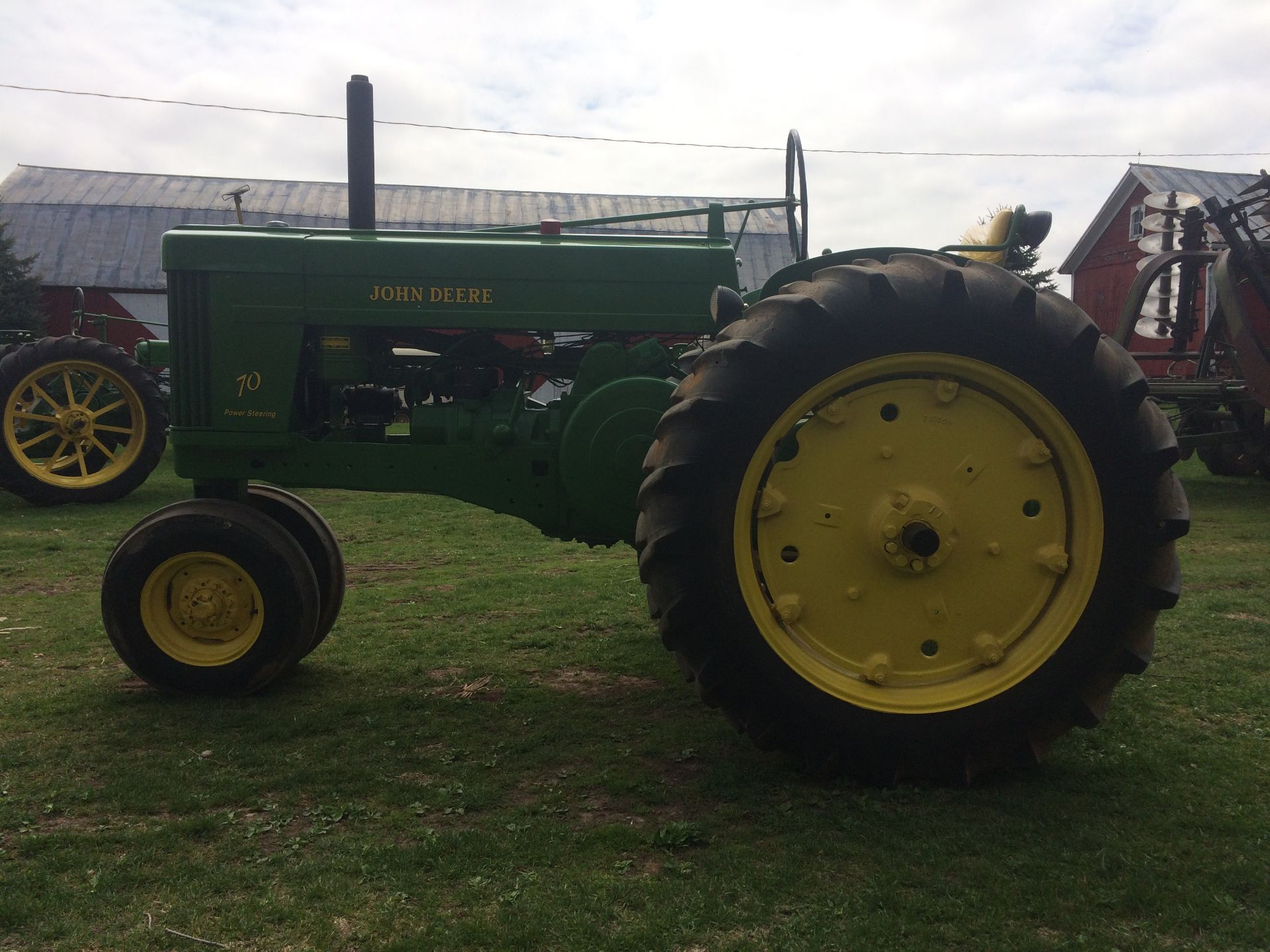 1953 John Deere 70 gas w/ power steering - newer restoration, new clutch drive disk facing, water - Image 6 of 7