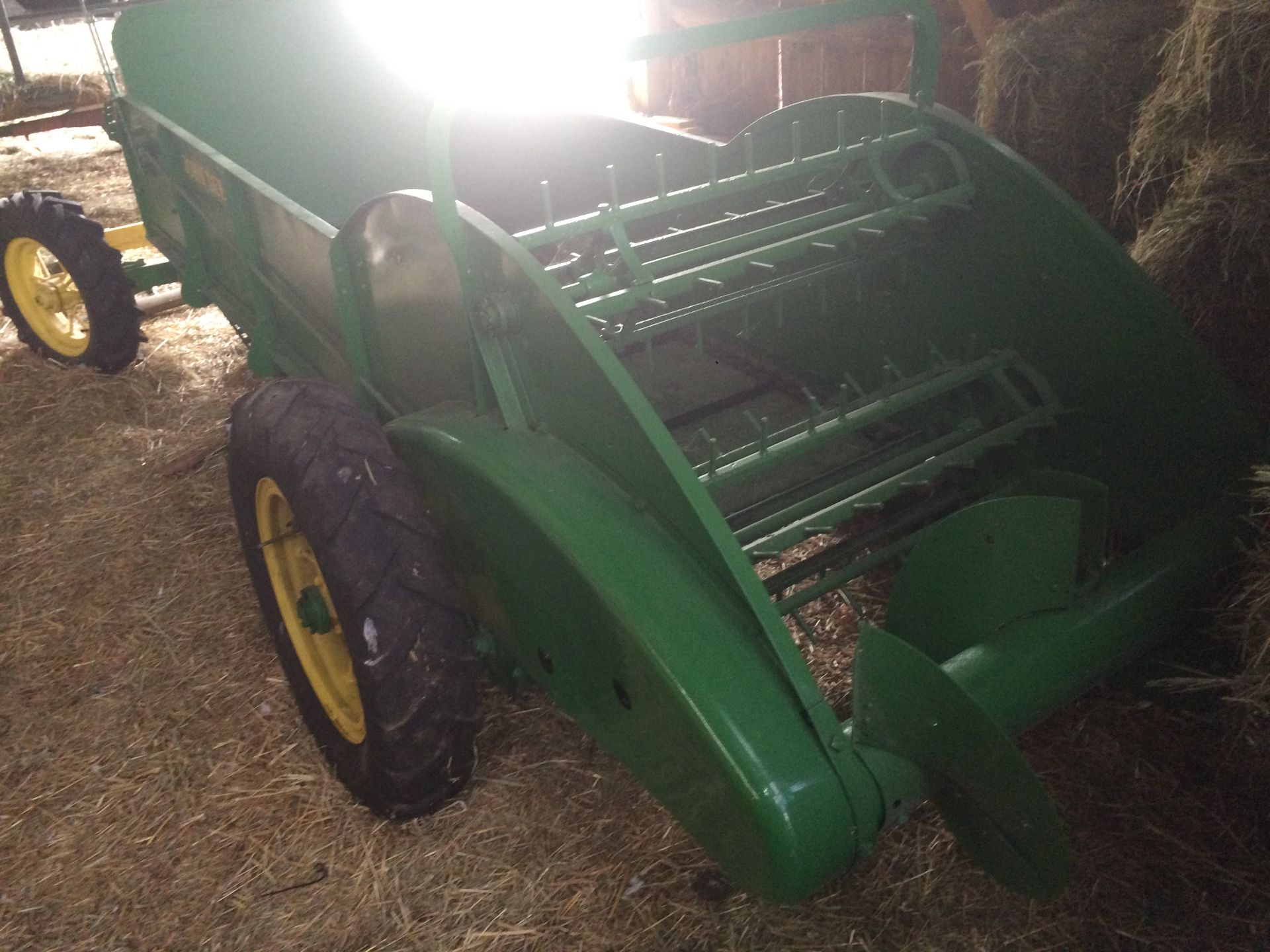 John Deere mod k-1 manure spreader w/ new rubber - fully restored - Image 3 of 5