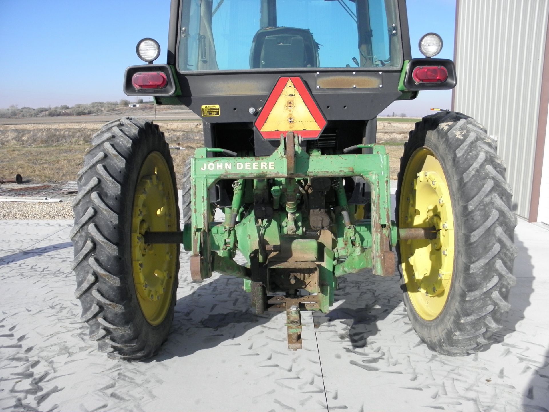 JD 4250 MFWD powershift trans, 3 hyd remotes, 12.4 X 46 rubber, 7585 hrs - Image 10 of 11