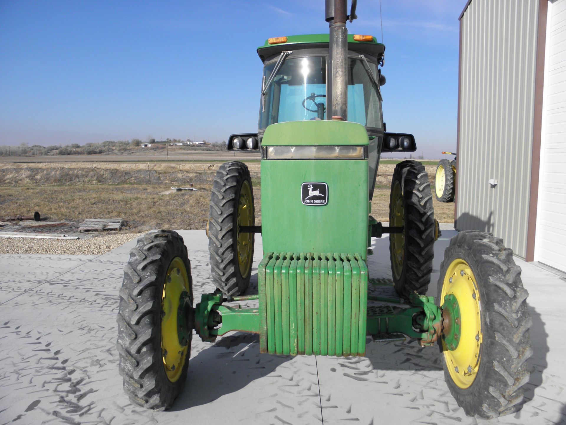 JD 4250 MFWD powershift trans, 3 hyd remotes, 12.4 X 46 rubber, 7585 hrs - Image 3 of 11