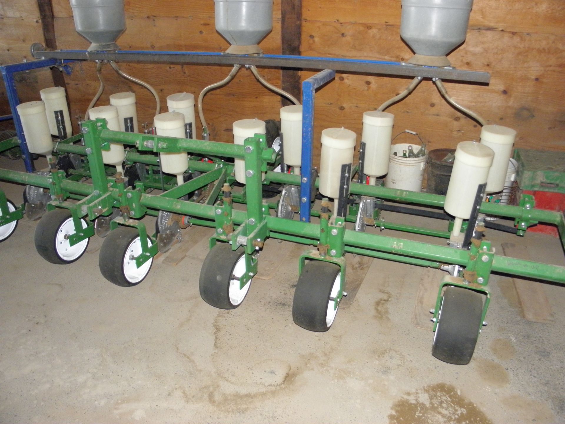 Beck late style 6 double row onion planter w/micro bands & wide press wheels