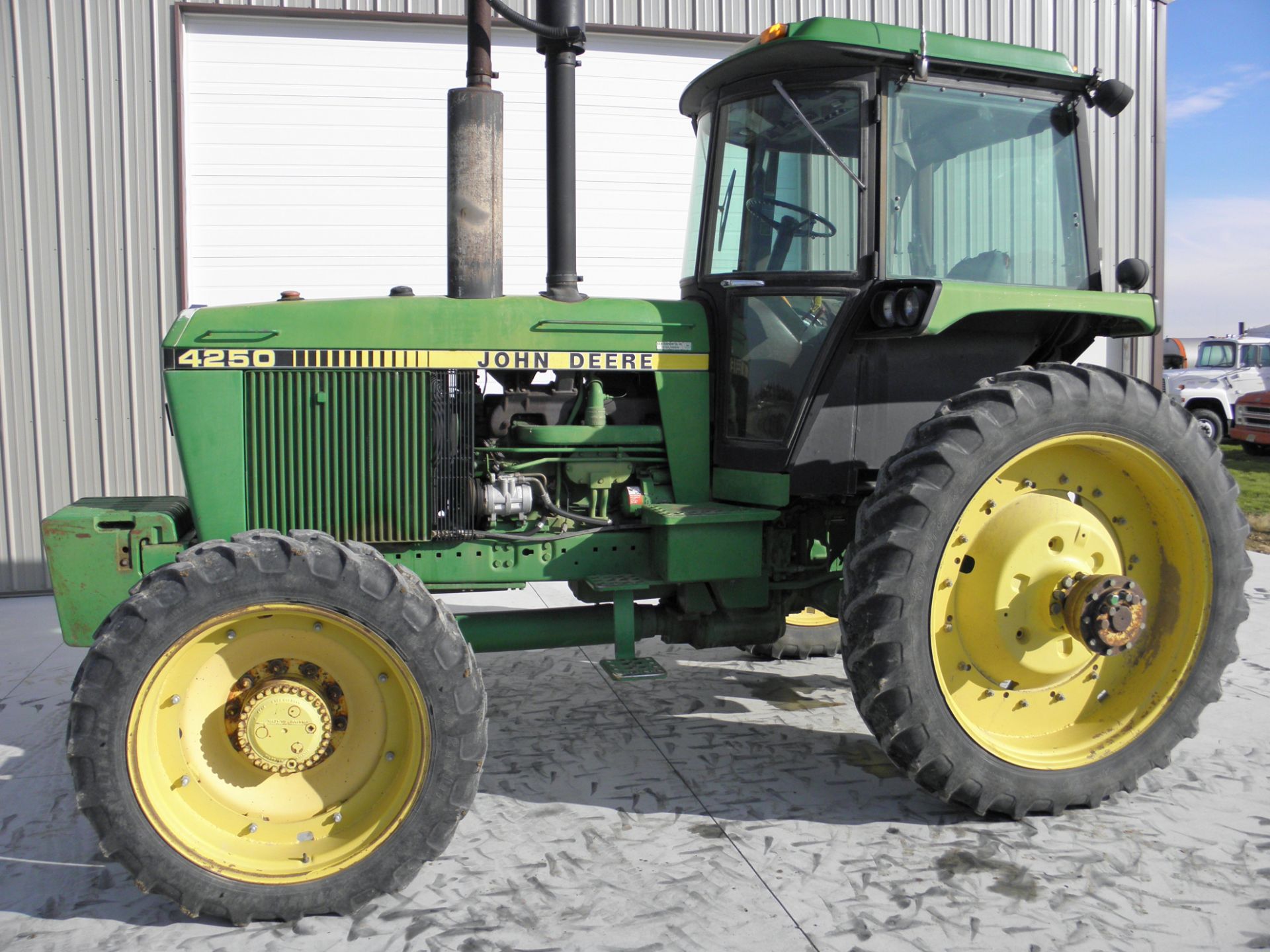 JD 4250 MFWD powershift trans, 3 hyd remotes, 12.4 X 46 rubber, 7585 hrs - Image 11 of 11