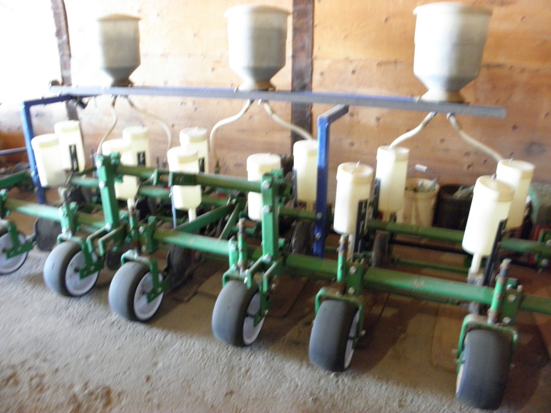 Beck late style 6 double row onion planter w/micro bands & wide press wheels - Image 2 of 5