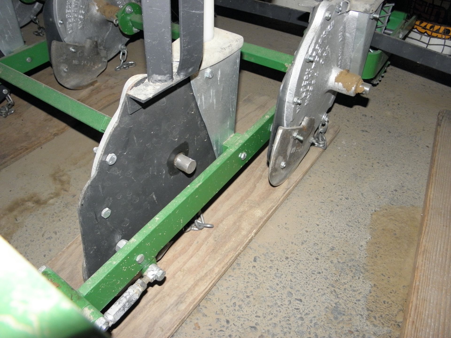 Beck late style 6 double row onion planter w/micro bands & wide press wheels - Image 3 of 5