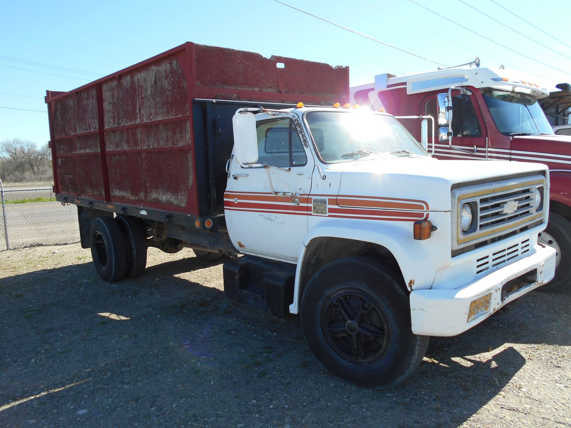 39, 1977 single axle w/16' - Image 3 of 4