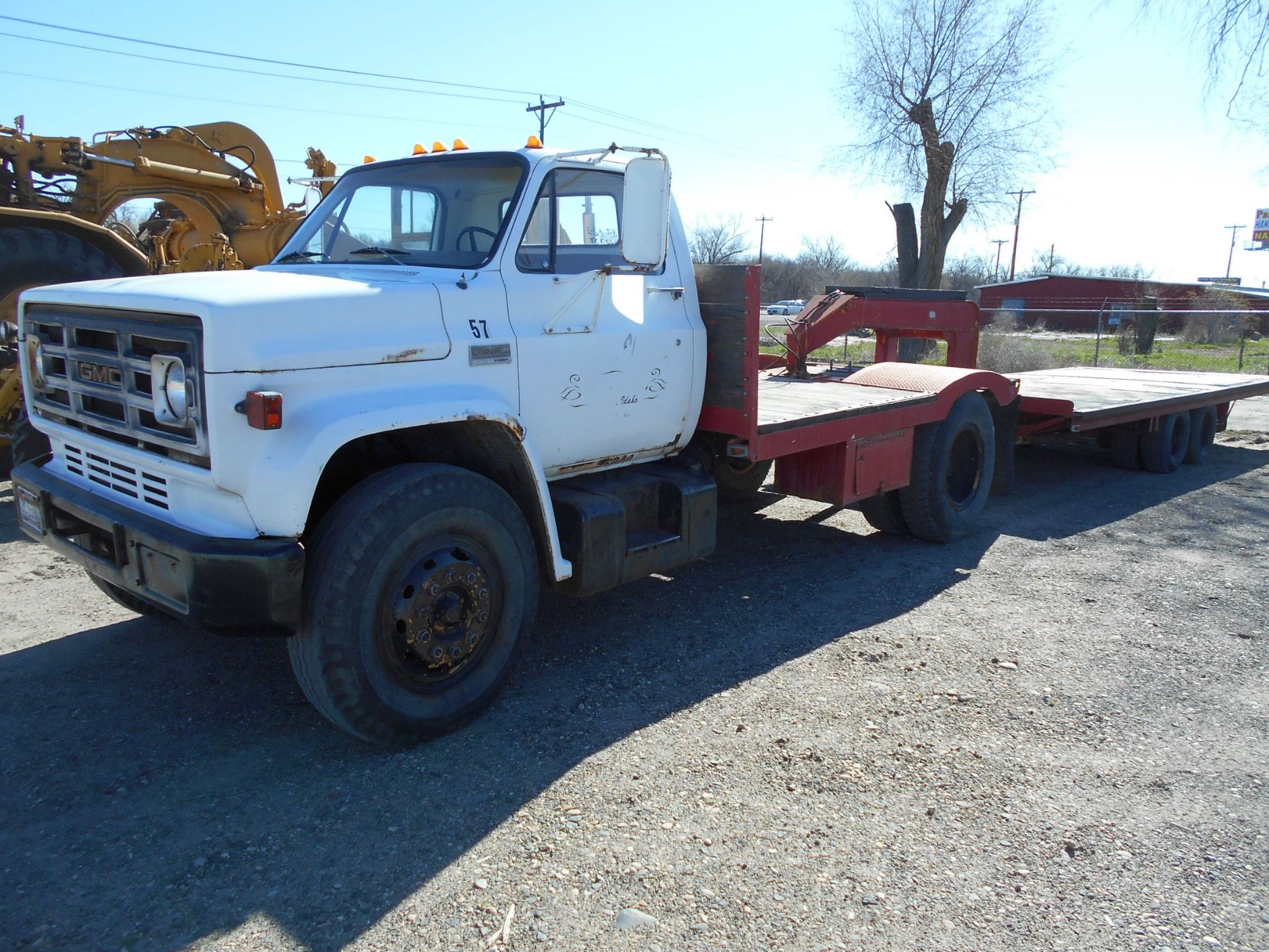 40, TRUCK andTRAILER