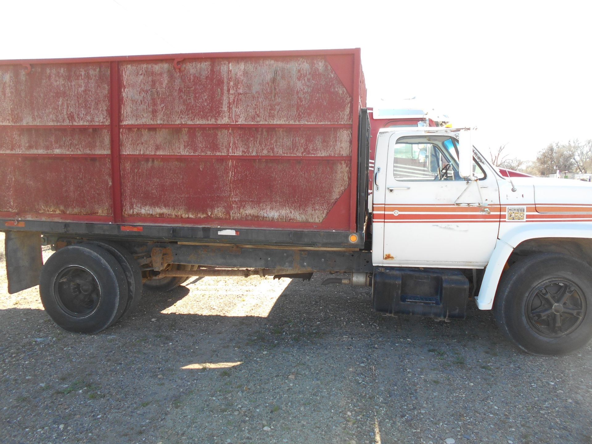 39, 1977 single axle w/16' - Image 2 of 4