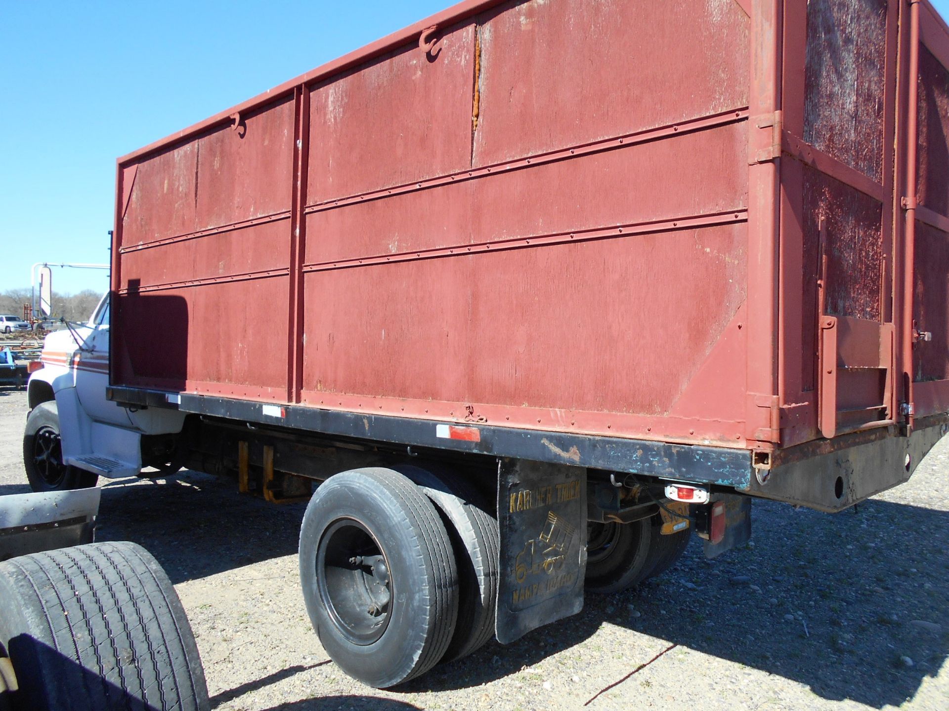 39, 1977 single axle w/16'