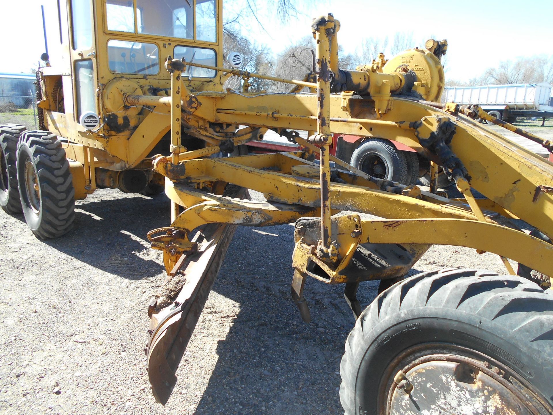 41, CAT ROAD GRADER - Image 6 of 7