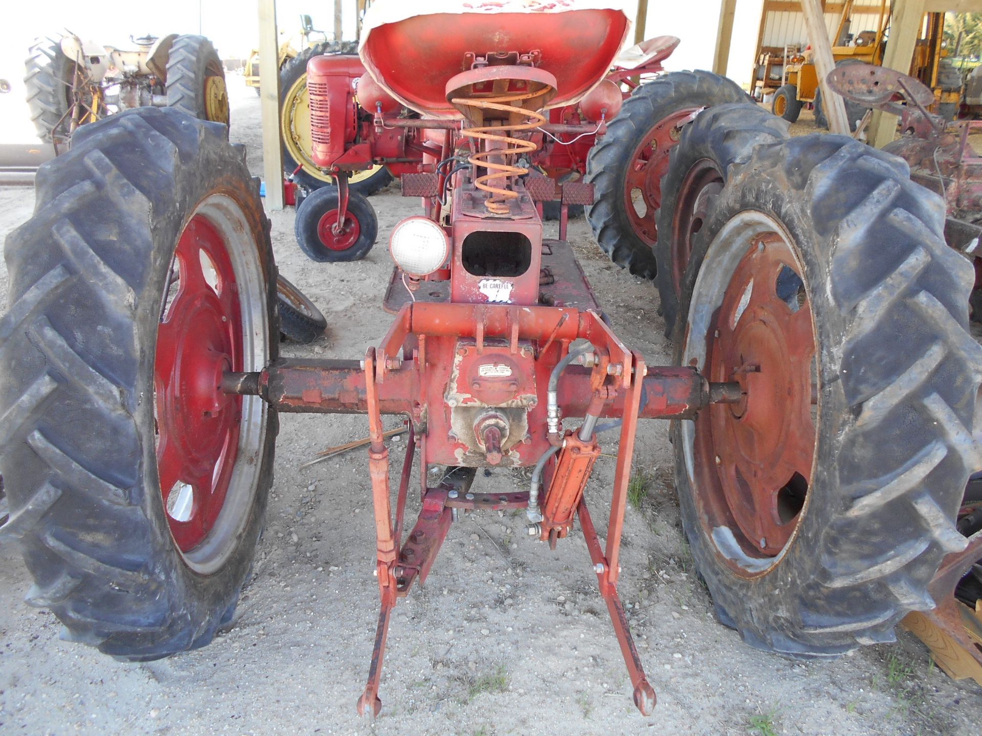 FARMALL TRACTOR - Image 3 of 4