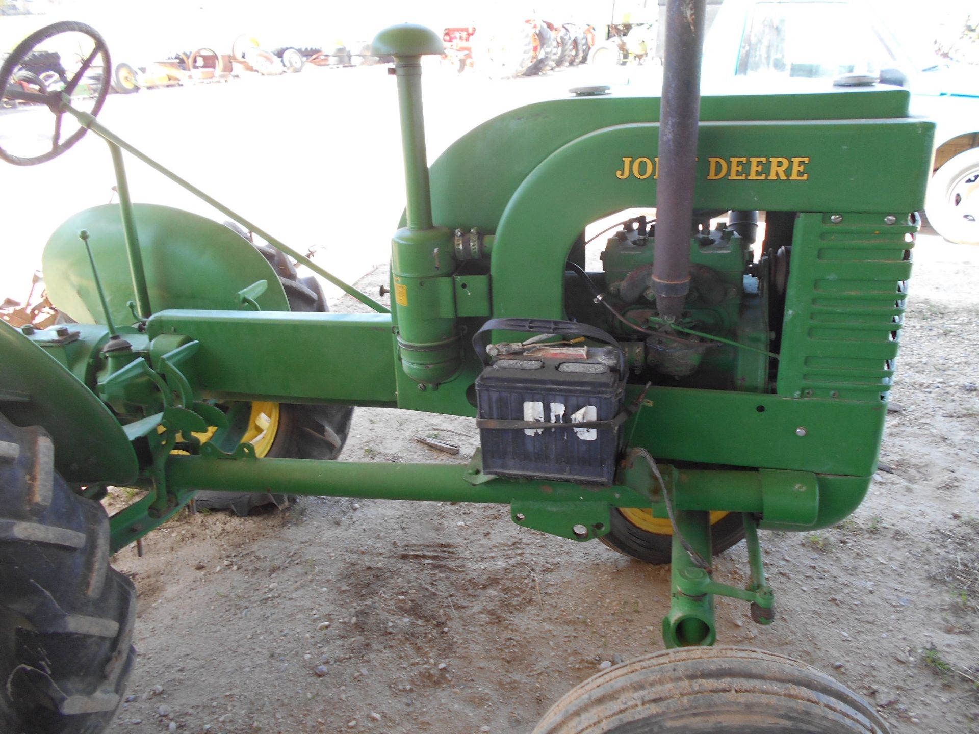 JD TRACTOR - Image 4 of 5