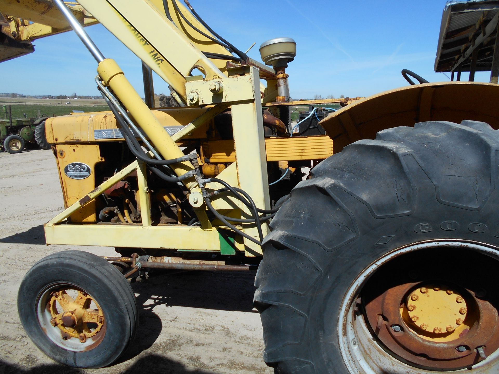 IHC TRACTOR - Image 4 of 5