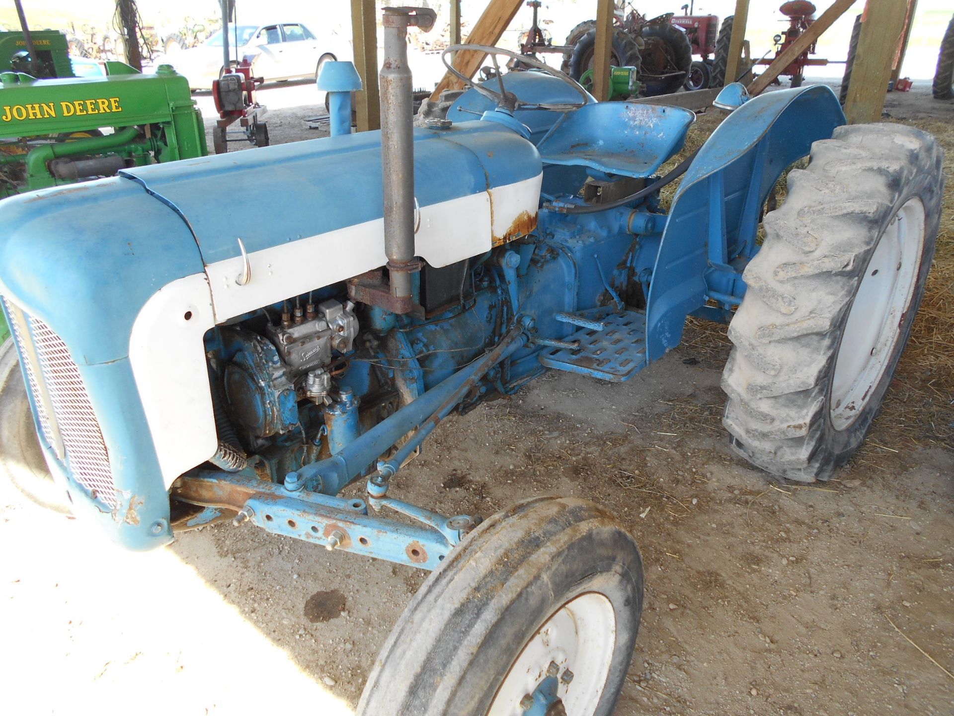 FORD TRACTOR - Image 3 of 5