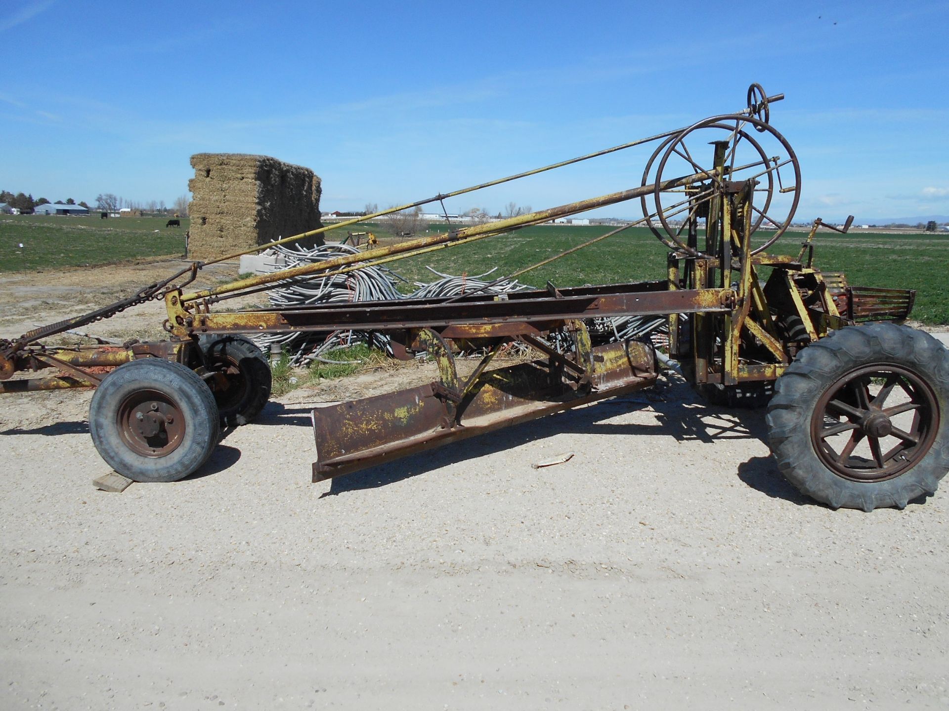 ROAD GRADER - Image 2 of 3