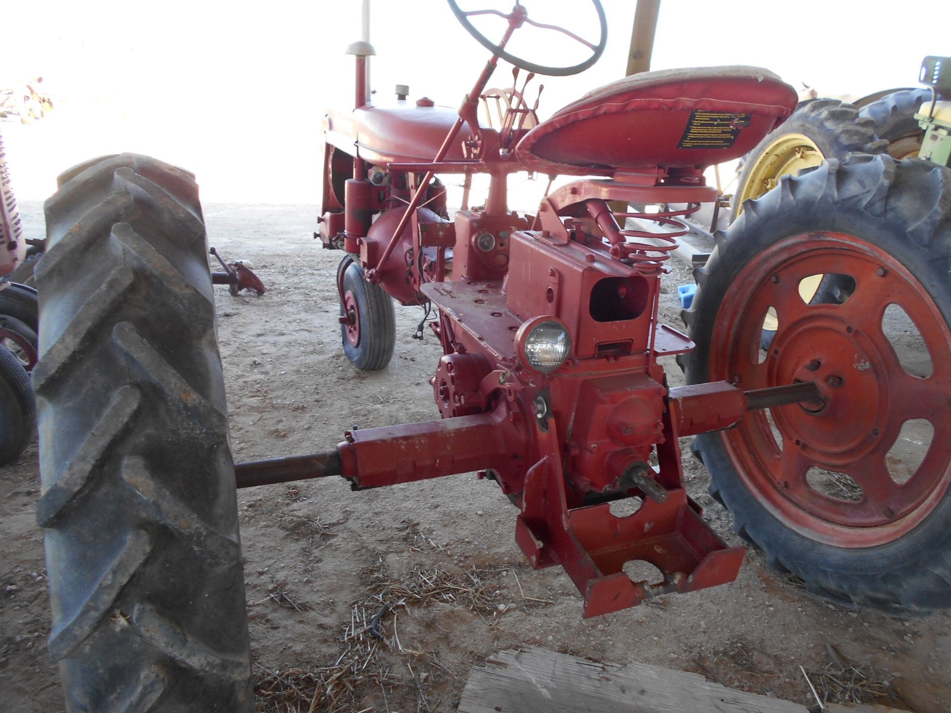 FARMALL TRACTOR - Image 3 of 6