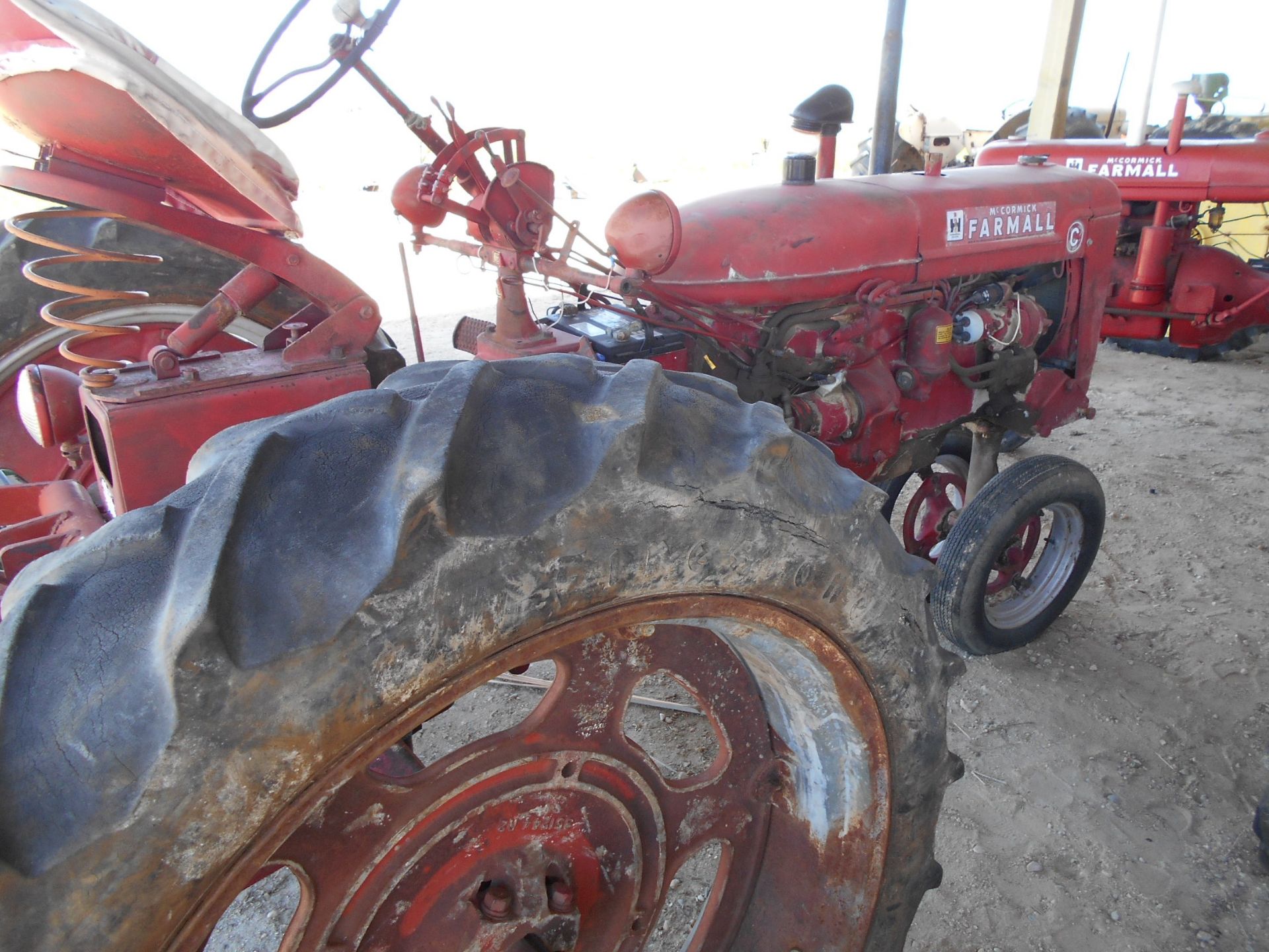 FARMALL TRACTOR - Image 4 of 4