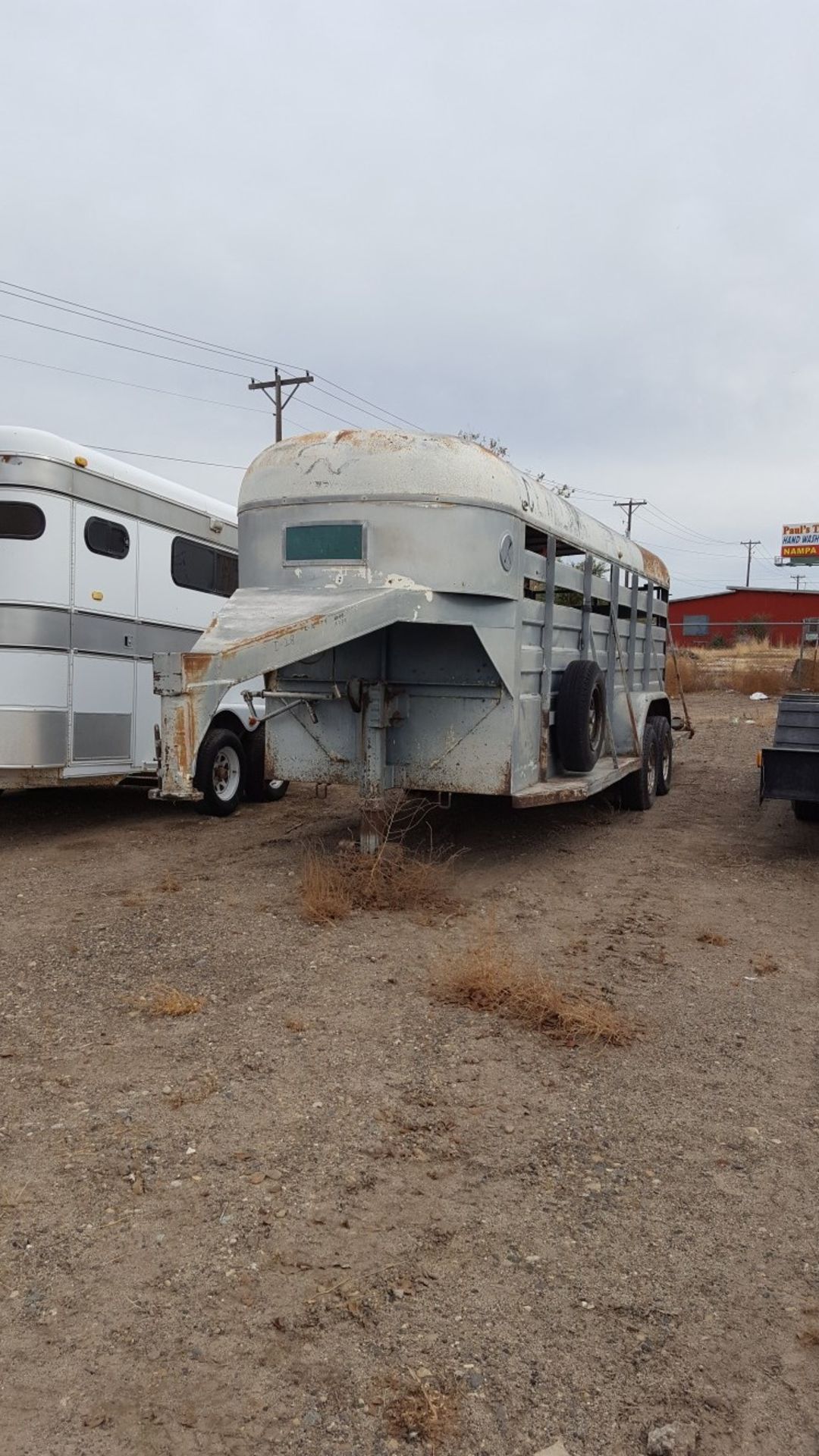 20' short gooseneck stock trailer