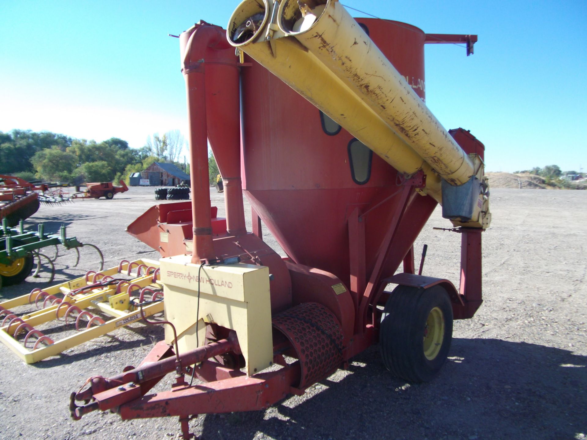 New Holland 355 pto grinder mixer. w/scale