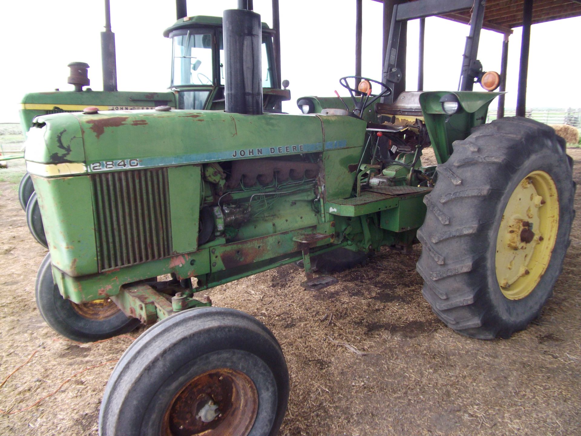 JD 2840 stnd trans. 1 hyd. remote roll guard 18.4x38 rubber