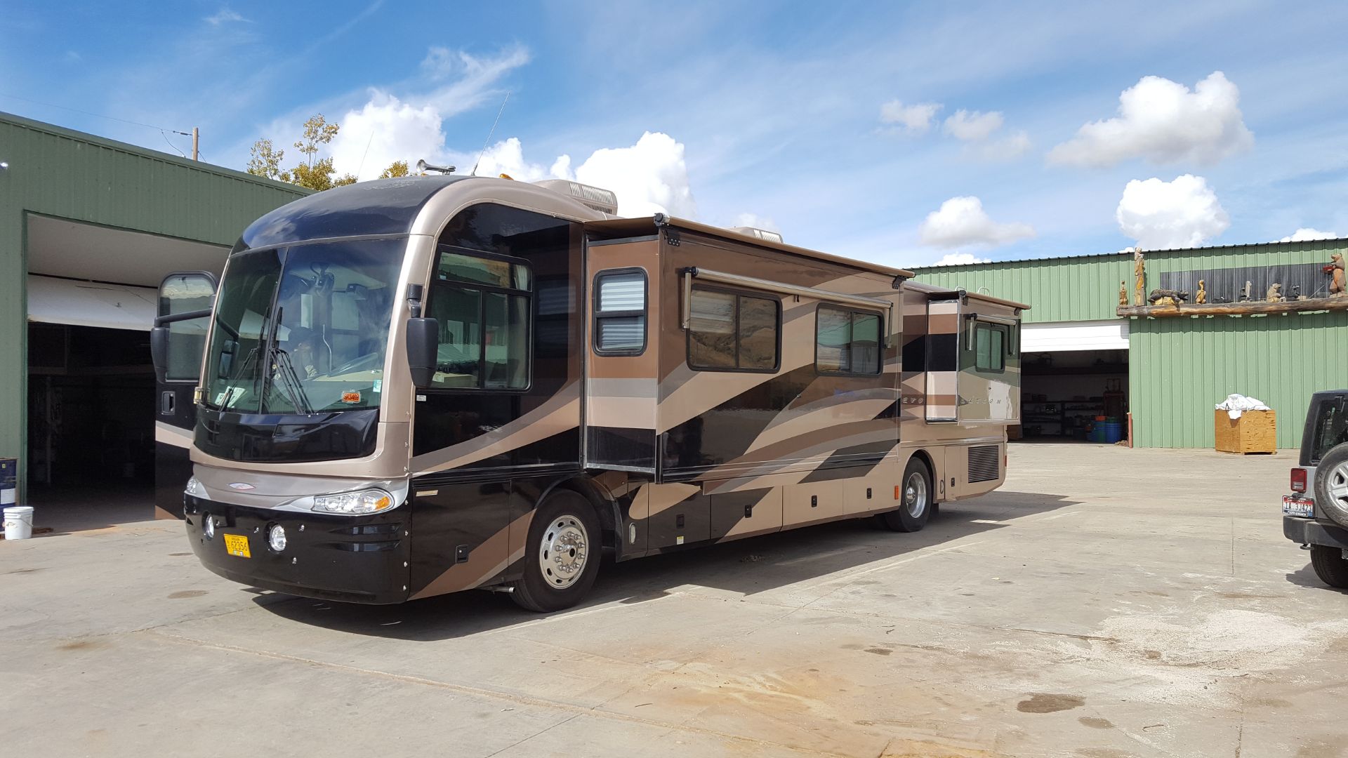 2003 Fleetwood Revolution 38B Double Slide-Out Diesel Pusher.  This coach is built on a Freightliner