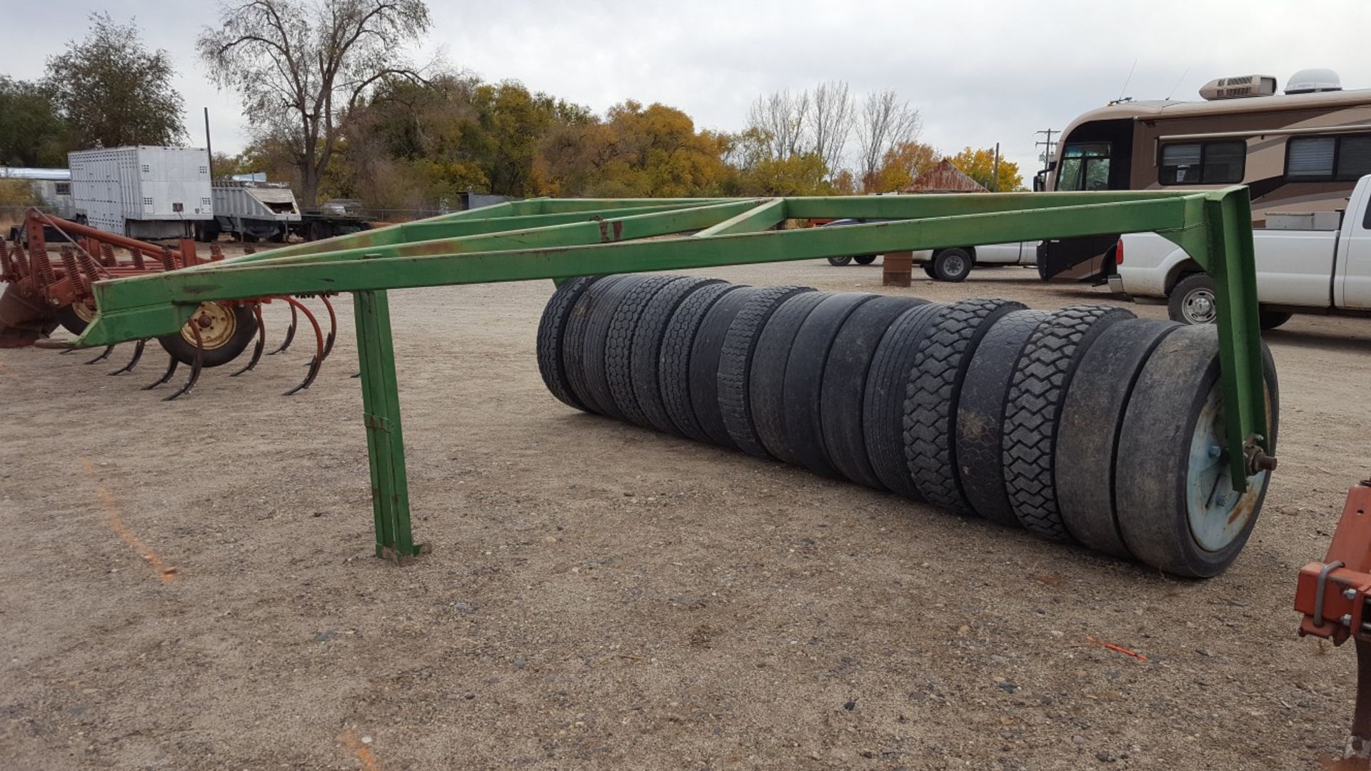 14' gooseneck tire roller