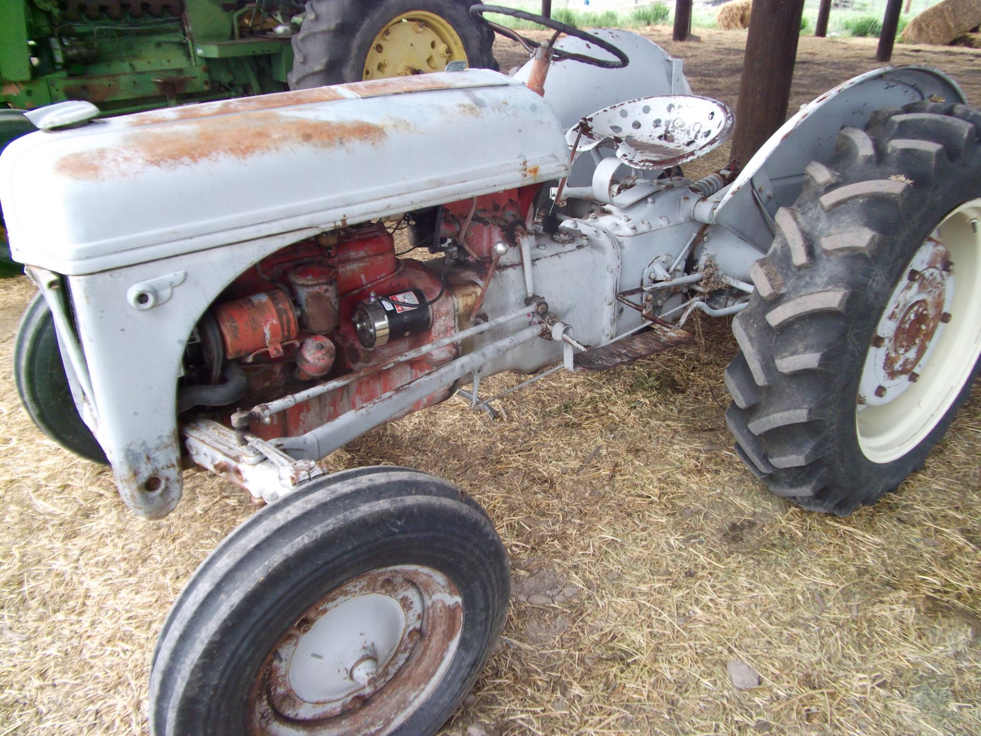 Ford 8n w/Sherman gear runs good