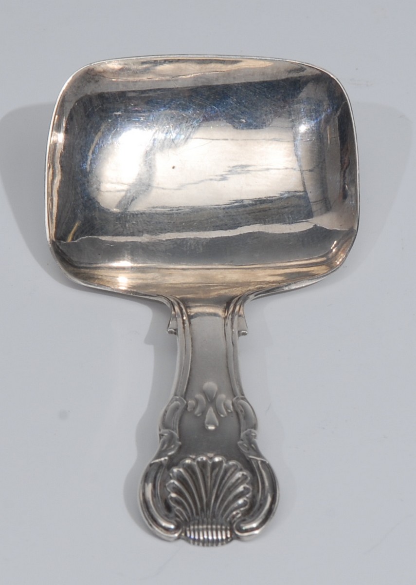 A George III King's Pattern silver tea caddy spoon, the bowl of shovel form, Joseph Willmore,
