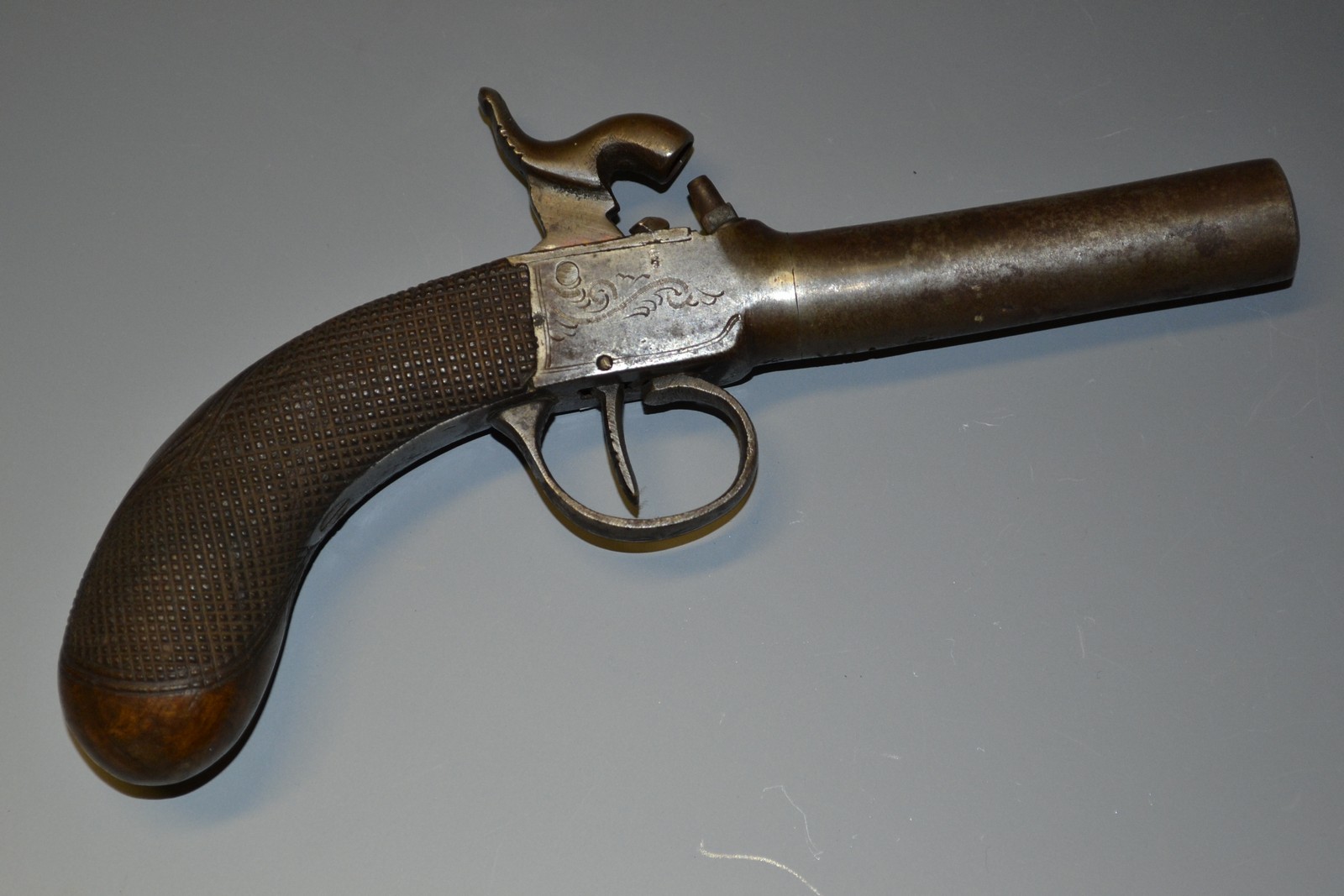 A 19th century percussion pocket pistol, 7cm screw-off barrel,