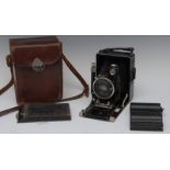 Photography - A Voigtlander Bergheil 6.5x9cm folding plate camera (late model), Heliar f4.5, 10.