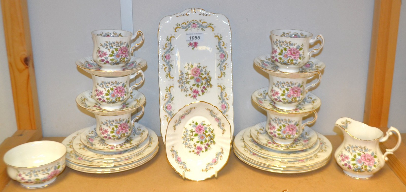 A Royal Standard Mandarin pattern tea service for six, comprising 21cm plates, 16cm plates, creamer,