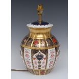 A Royal Crown Derby 1128 pattern Imari Dublin lamp with shade, 26cm high, printed mark,