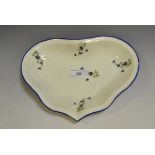 A Pinxton Chantilly Sprig kidney shaped dish, pattern 13, 25cm diam, c.