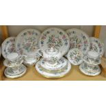 An Aynsley Pembroke pattern dinner and tea service including dinner plates,side plates,cups,