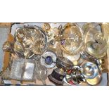 Plated ware - A set of four fan shaped menu card holders; Epns and glass service dishes;