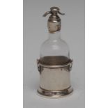 A George V silver novelty miniature toy soda syphon and stand, 7.