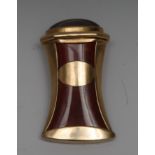A 19th century Scottish gold coloured metal and agate vinaigrette, of tall waisted form,