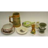 Ceramics - a Wedgwood Governor's Palace Williamsburg ashtray;