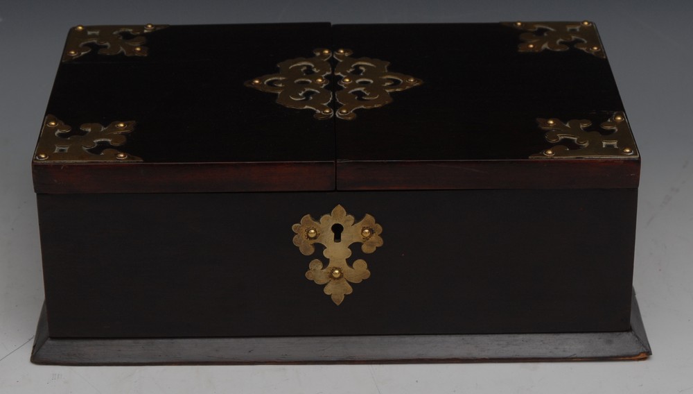 A late Victorian/Edwardian brass mounted rosewood rectangular cigar box,