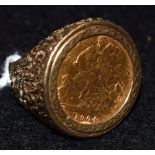 A sovereign ring, 1904, London Mint, 11,