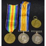 Medals - a World War I pair to PTE F Bond, Gloucester Regiment,