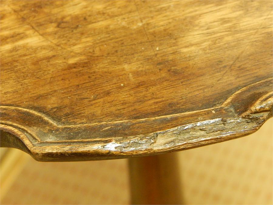 Mahogany tripod table early 18th century - original catch losses to edging ♢ ~ - Image 3 of 4