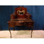 Mahogany veneered dressing table. First / second quarter 20th century.