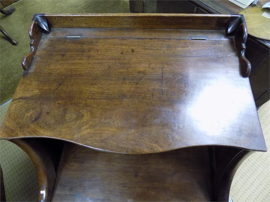 Serpentine front bedside Cabinet mahogany Late 18th / early 19th century. 57cm wide, 75cm high, 52cm - Image 9 of 9